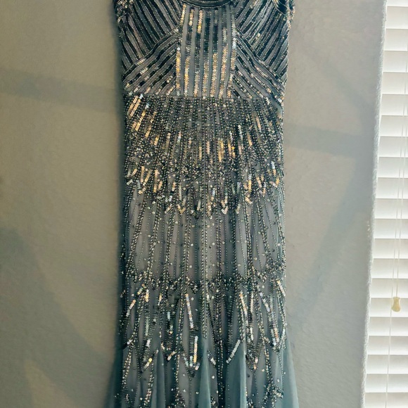 Adrianna Papell Platinum Gown 40103 Size: 2 - Picture 10 of 10